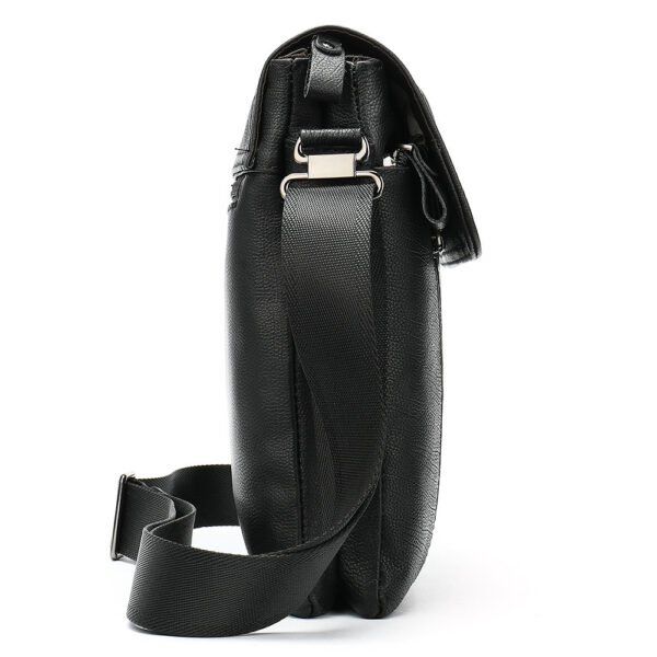 Simple cover type shoulder bag